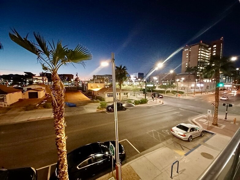 Building Photo - 353 E Bonneville Ave