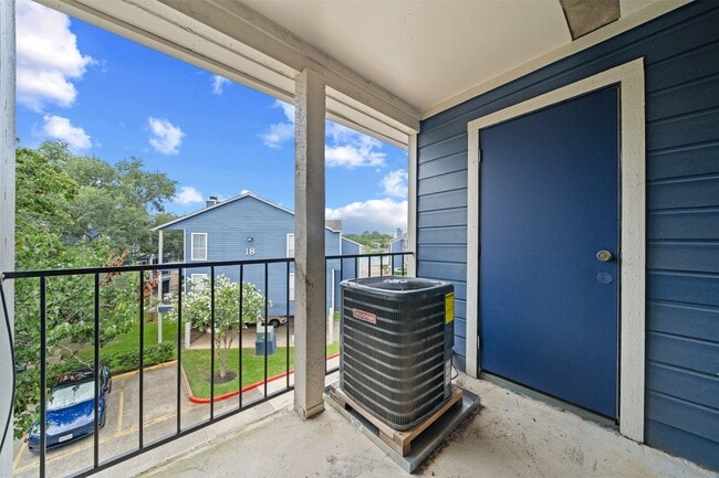 Building Photo - 18519 Egret Bay Blvd