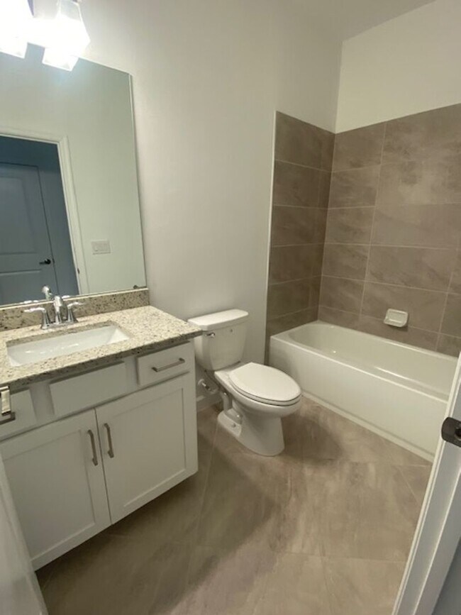 Building Photo - 4 bedroom 3 bathroom home in Timber Creek