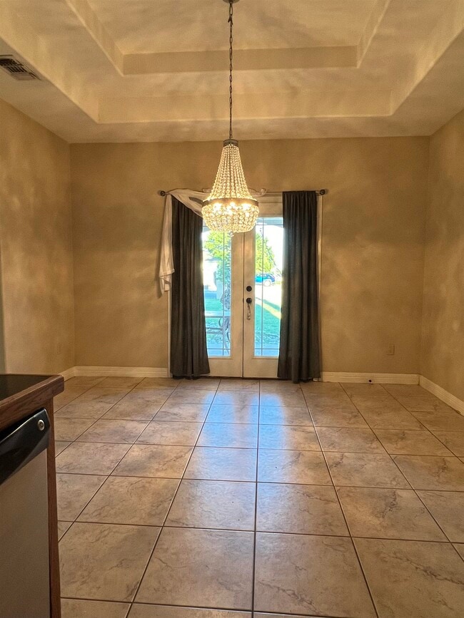 Building Photo - 373 Lenora Ave