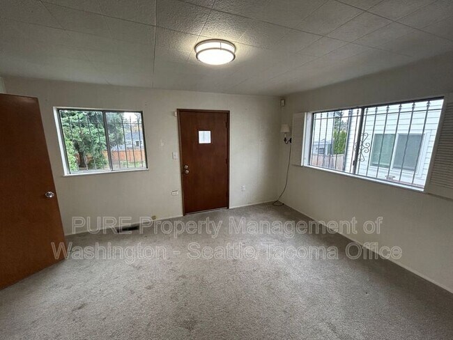 Building Photo - 3832 S Cushman Ave