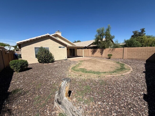 Building Photo - 3623 W Villa Linda Dr