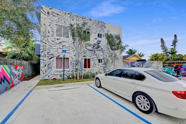 Building Photo - 346 NW 35th St