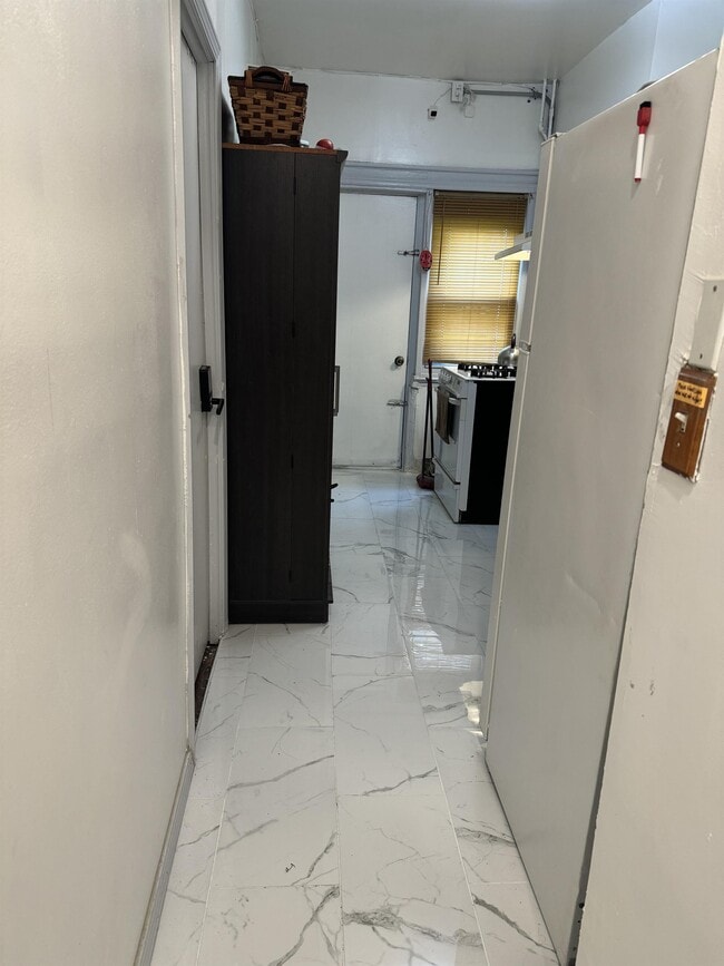 Building Photo - 535 E 29th St