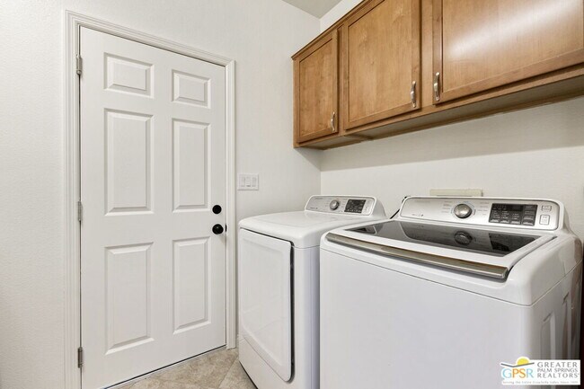 Building Photo - 82011 Deniro Ct