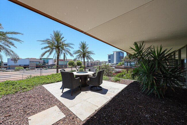 Building Photo - 7157 E Rancho Vista Dr