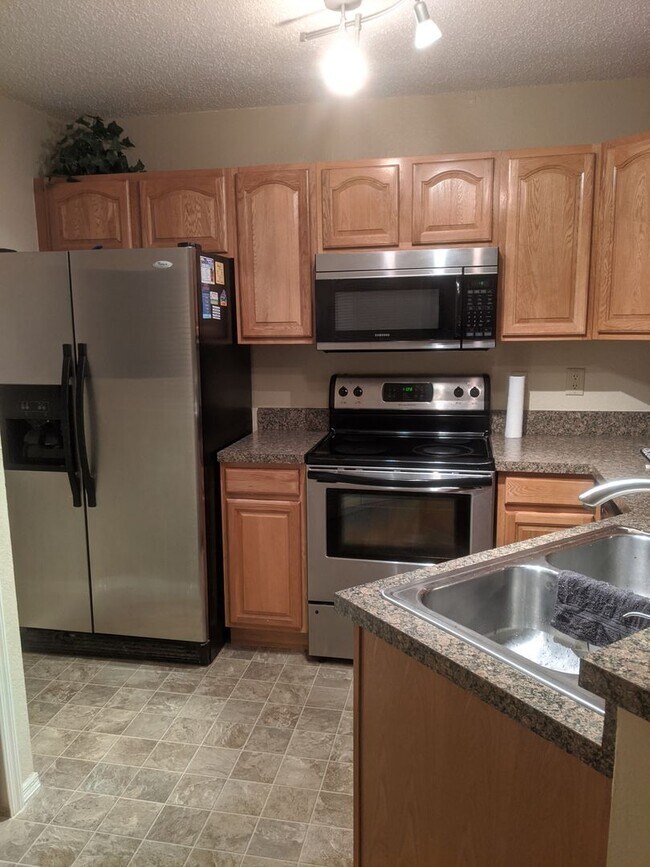 Building Photo - Partially Furnished 1BR/1BA in the Beautiful Windsor Park Community!