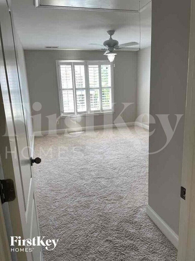 Building Photo - 1046 Highland Park Pl