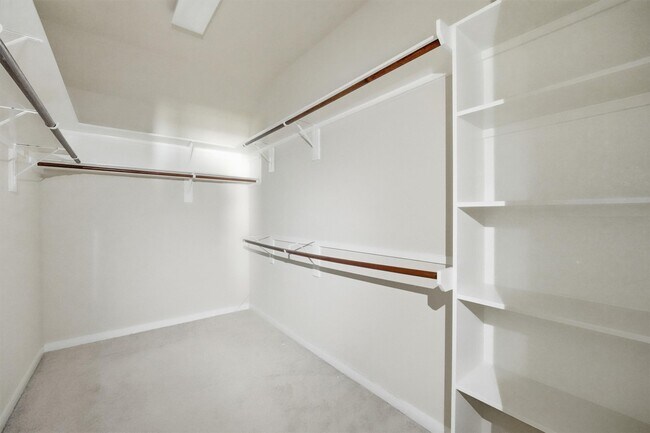 Building Photo - 2 Bettina Ln