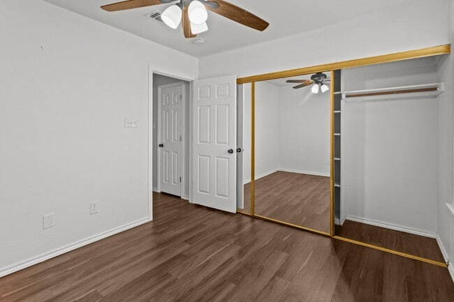 Building Photo - 6505 Towne Park Dr