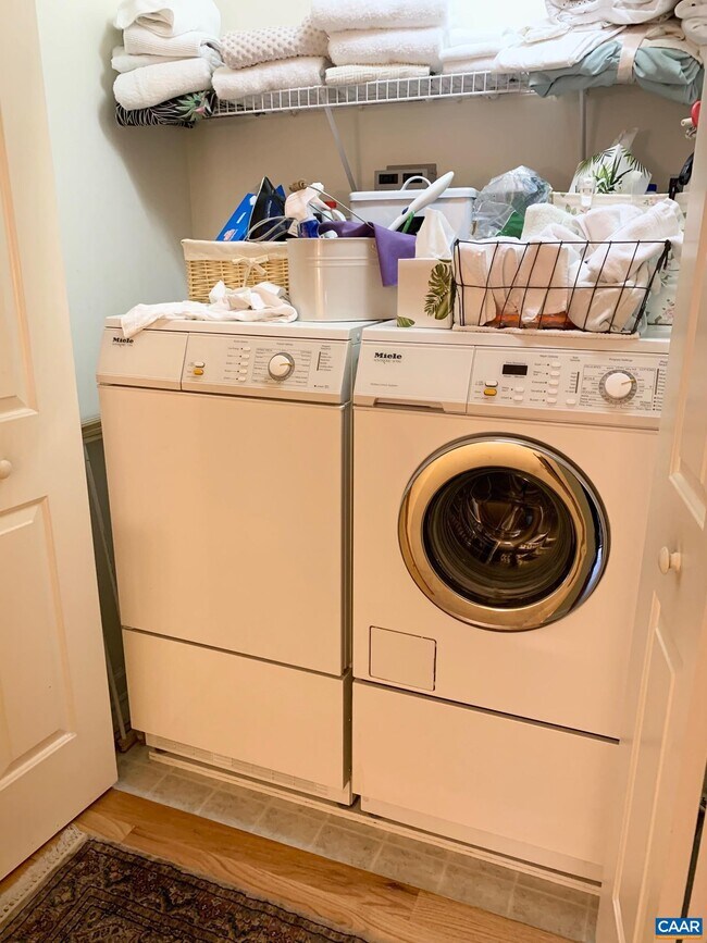 Building Photo - 112 Old Fifth Cir