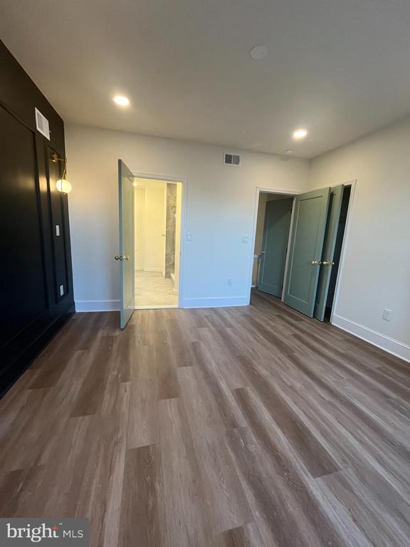 Building Photo - 5712 Cedar Ave