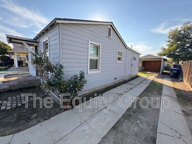 Building Photo - 719 S Church St