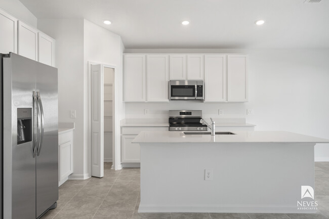 Building Photo - 4980 Worchester Dr