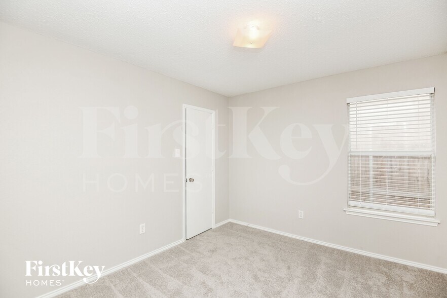 Building Photo - 2529 Rivers Edge Dr