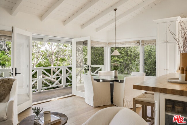 Building Photo - 6456 Sycamore Meadows Dr