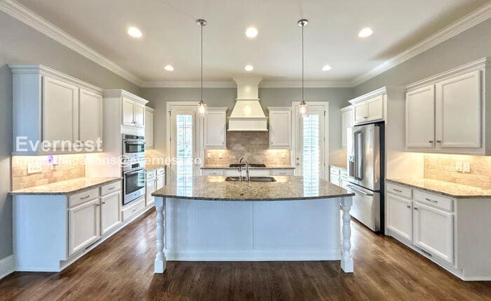 Building Photo - 147 Hobbs Dr