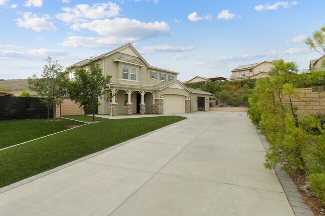 Building Photo - 3511 Pear Ct