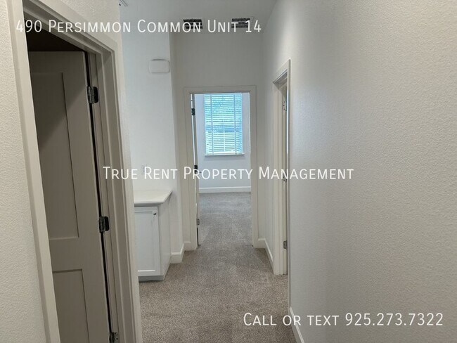 Building Photo - Gorgeous 3 Bed, 2.5 Bath Home in Desirable...