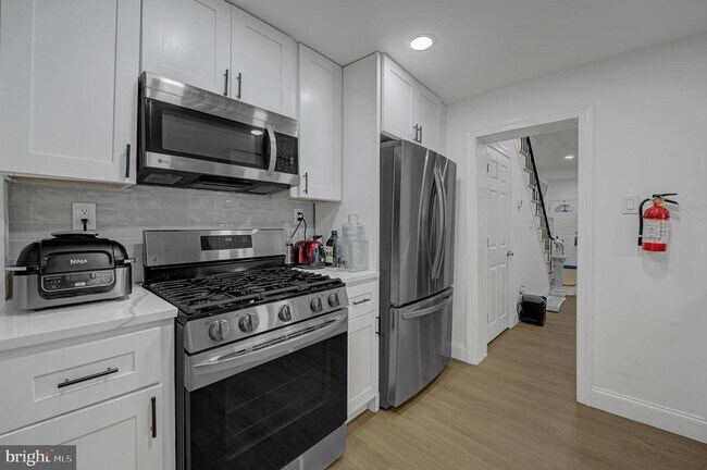 Building Photo - 623 Fitzgerald St