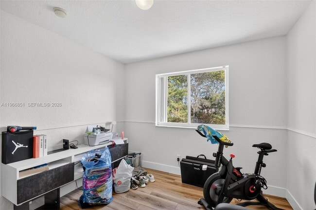 Building Photo - 9041 Silver Glen Way