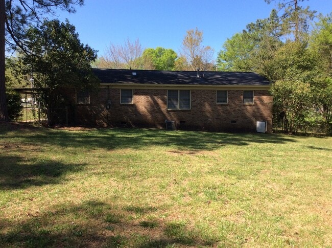 Building Photo - Fully Renovated 3BR/2BA Brick Ranch