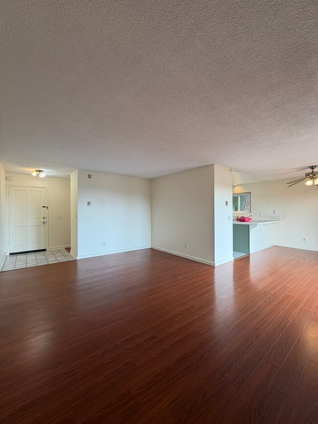 Building Photo - 3652 Clairemont Dr