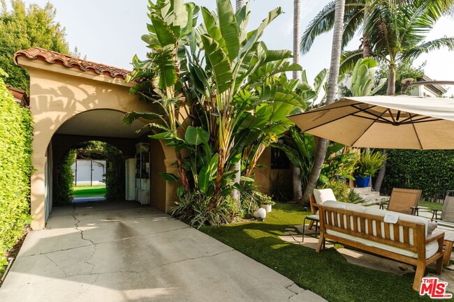 Building Photo - 428 N Harper Ave