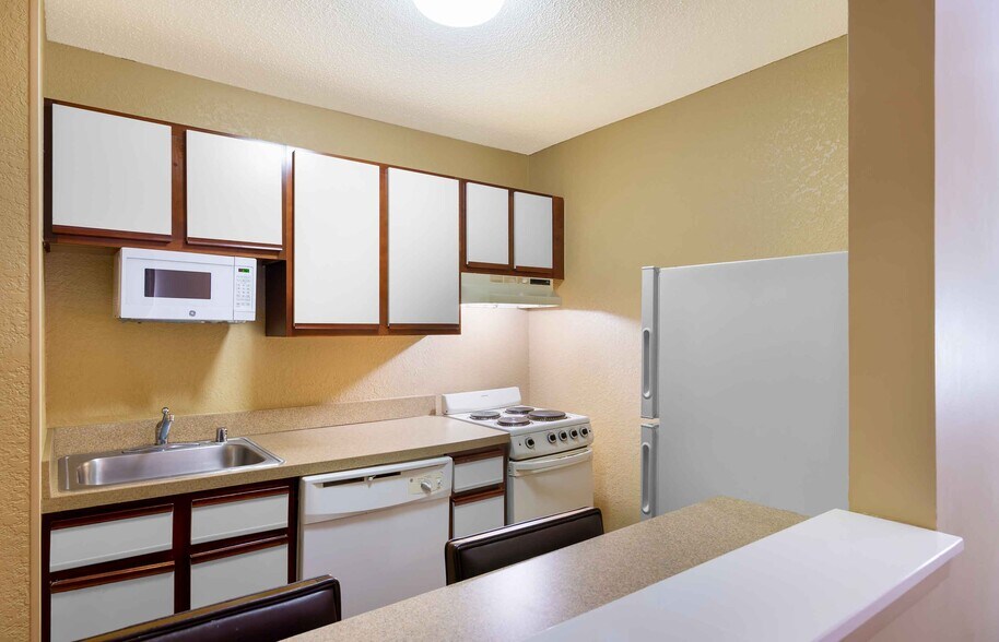 Building Photo - Furnished Studio-Atlanta - Alpharetta - No...