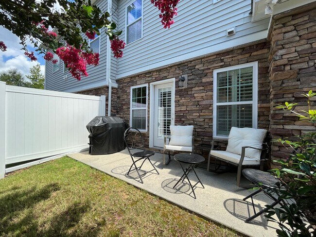 Building Photo - Exceptional 4BD, 2.5BA Cary Townhome with 2-Car Garage, Bonus 2nd Floor Living Space, and Private...