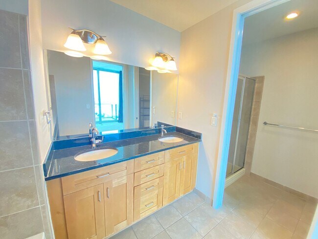 Building Photo - 2 Bedroom 2 Bath VUE Condo -- Application ...