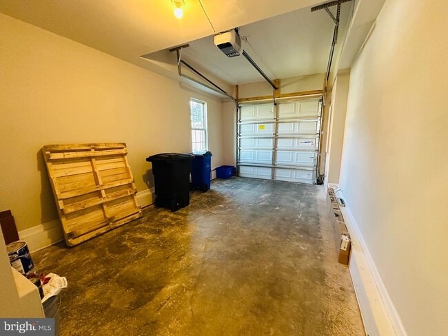 Building Photo - 22045 Broadway Ave