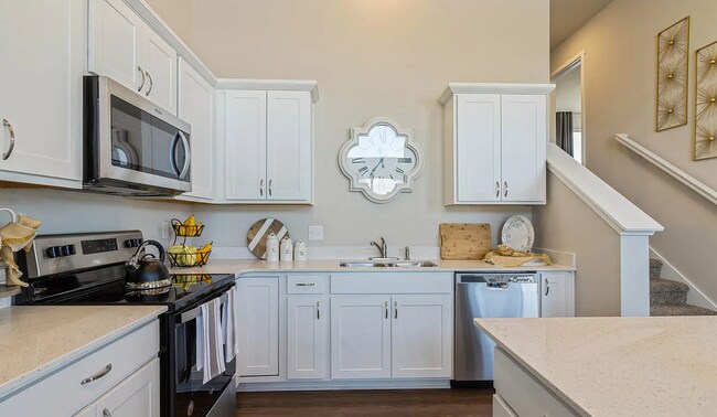 Building Photo - 879 NE Traverse Dr