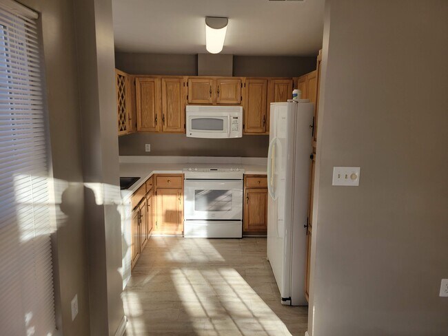 Kitchen - 4411 Silverbrook Ln