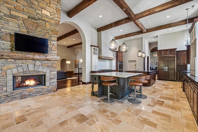 Building Photo - 493 Hazel Ave