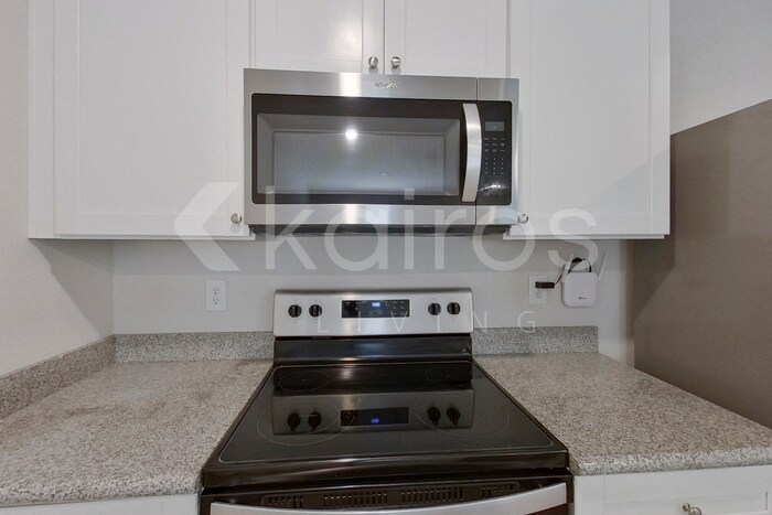 Building Photo - 389 Monarch Ln