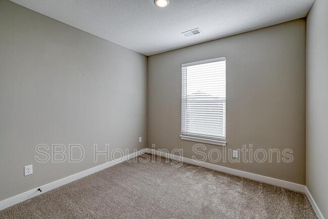 Building Photo - 27426 E Oak View Dr