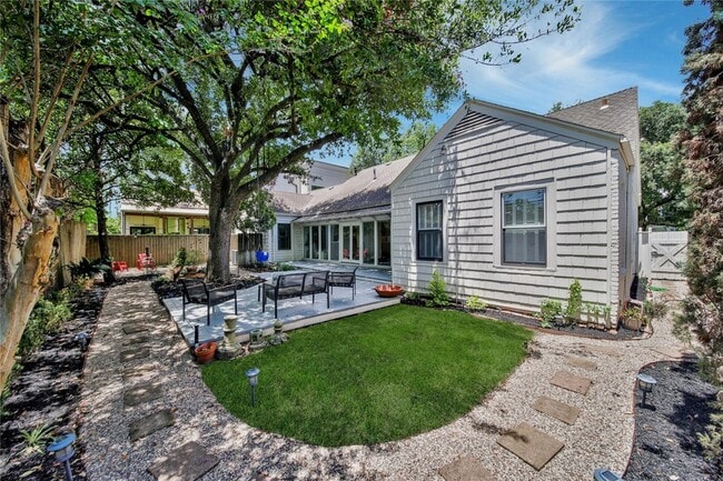 Building Photo - 2223 Dryden Rd