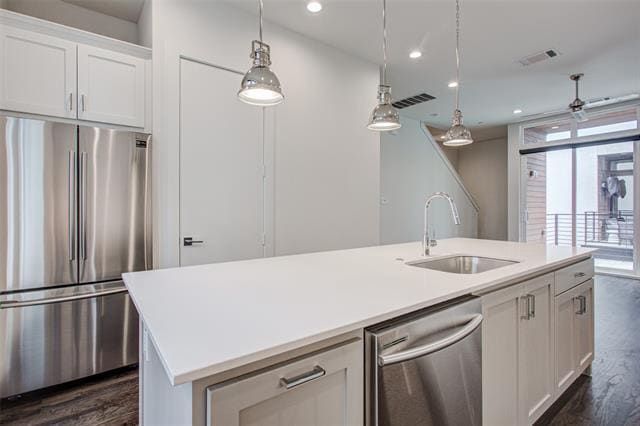 Building Photo - 2180 Bennett Ave