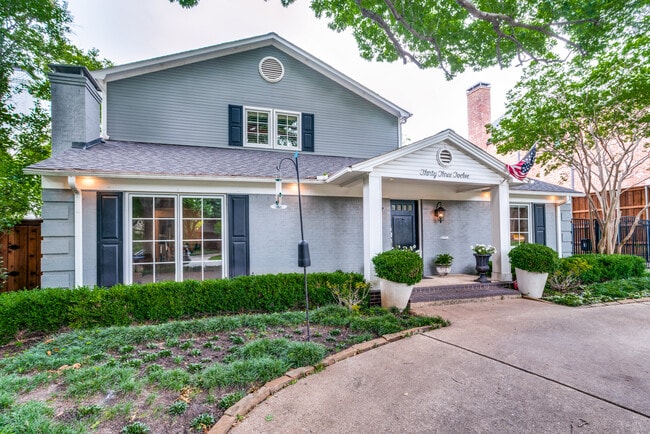 Building Photo - 3312 Villanova St