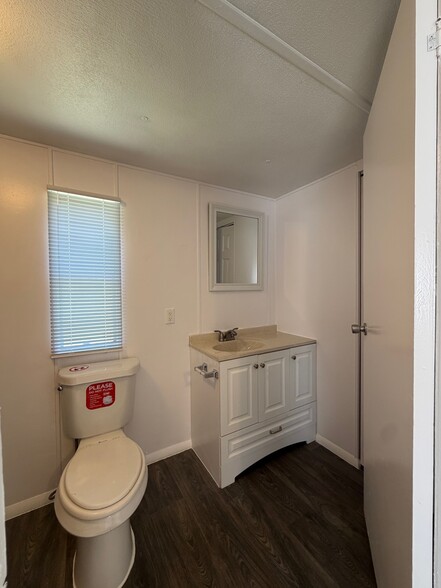 Building Photo - 4865 NW 27th St