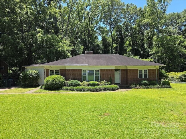 Building Photo - 4134 Sheridan Dr