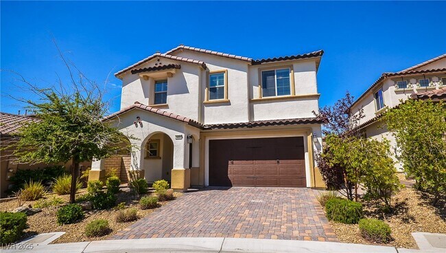 Primary Photo - 685 Catalina Aisle St