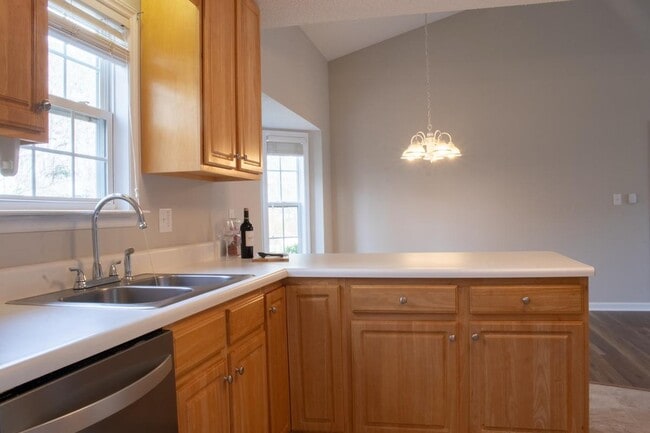 Building Photo - 1024 S Philwood Ct