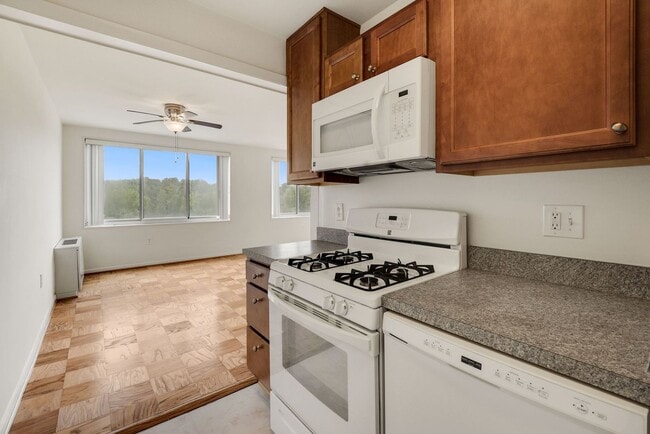 Building Photo - North Bethesda Studio - Walk to Metro - Utilities Included