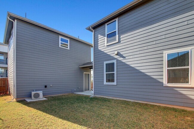 Building Photo - 223 Garner Dr