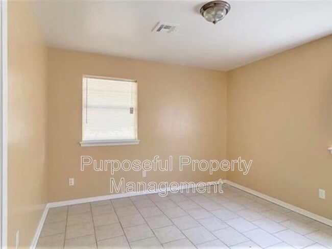 Building Photo - 809 Meadowgreen Dr