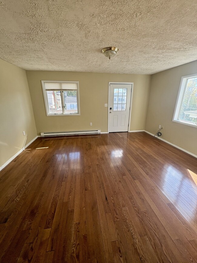 Building Photo - 150 S Sumner Ave