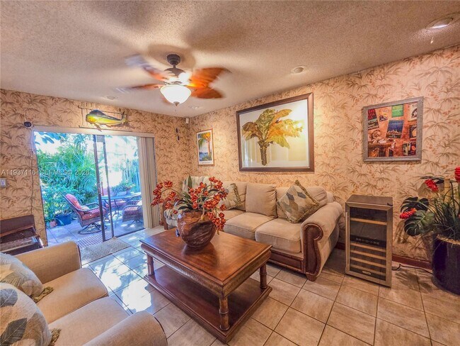 Building Photo - 8044 NW 41 Ct