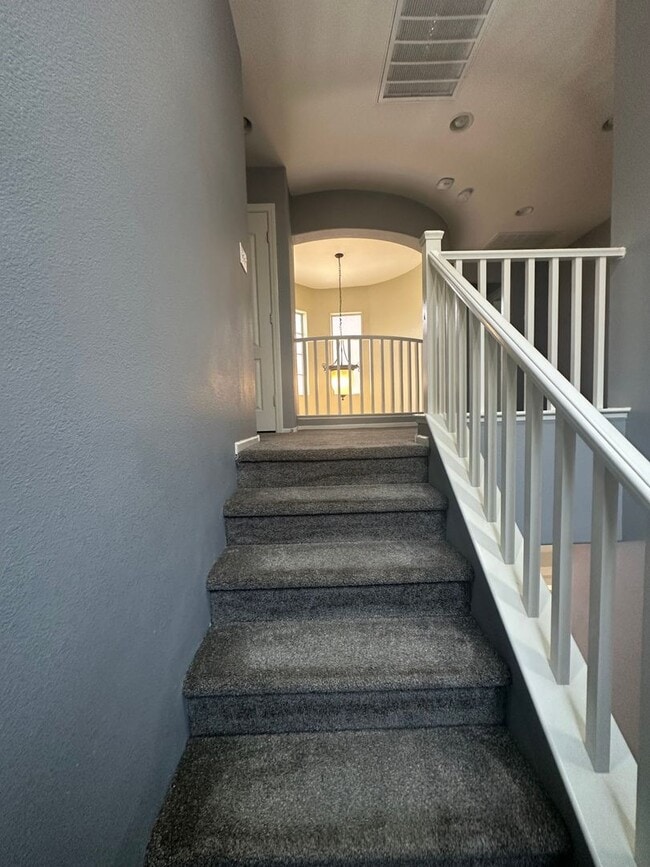 Building Photo - 7561 Morisset Ave